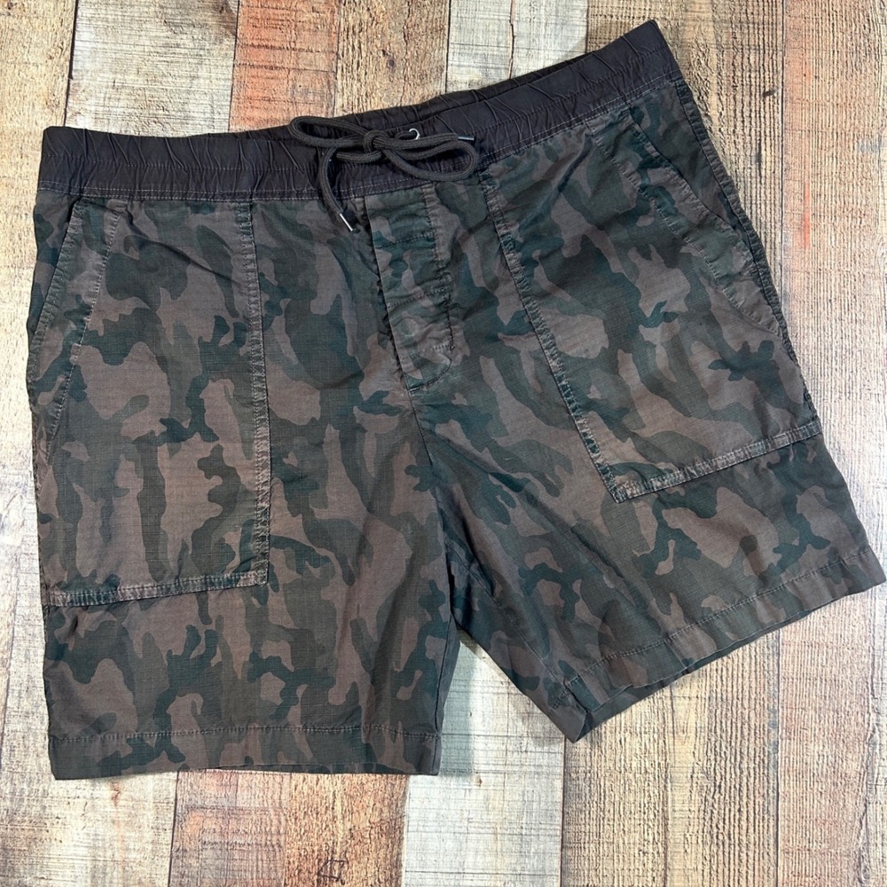 Standard James Perse Patch Pocket Ripstop Camo Shorts Mens 4 XL Black Drawstring